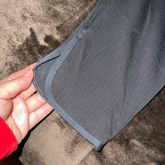 Lululemon - Picture 6 of 7